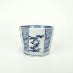 japanese antique Imari blue and white sobacup with design of net and shell