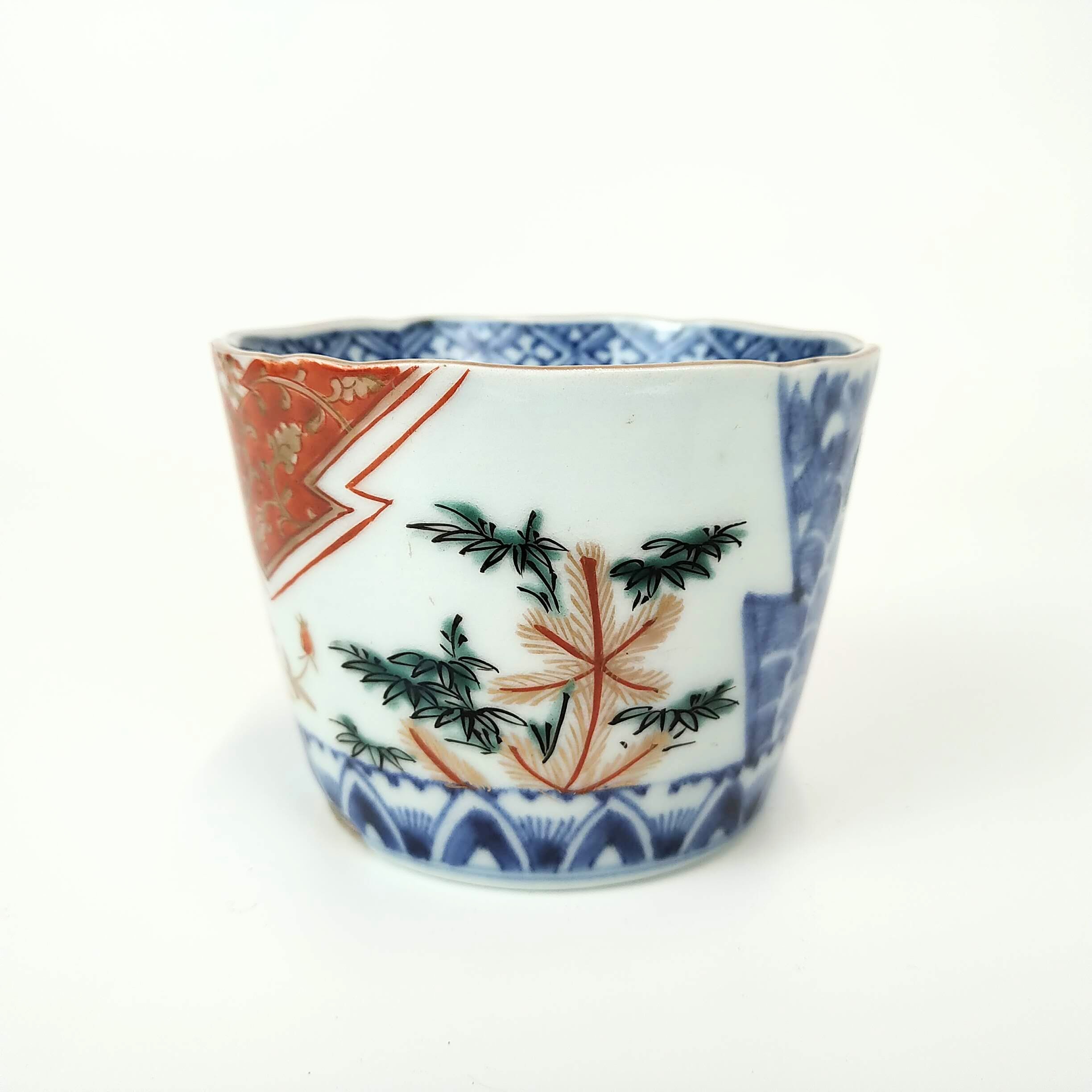 伊万里 色絵松唐草文そば猪口 – 古美術西川 伊万里 色絵松唐草文そば猪口 – 古美術西川
