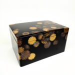 japanese antique Lacquer box with gold and silver lacquer decoration of snow design