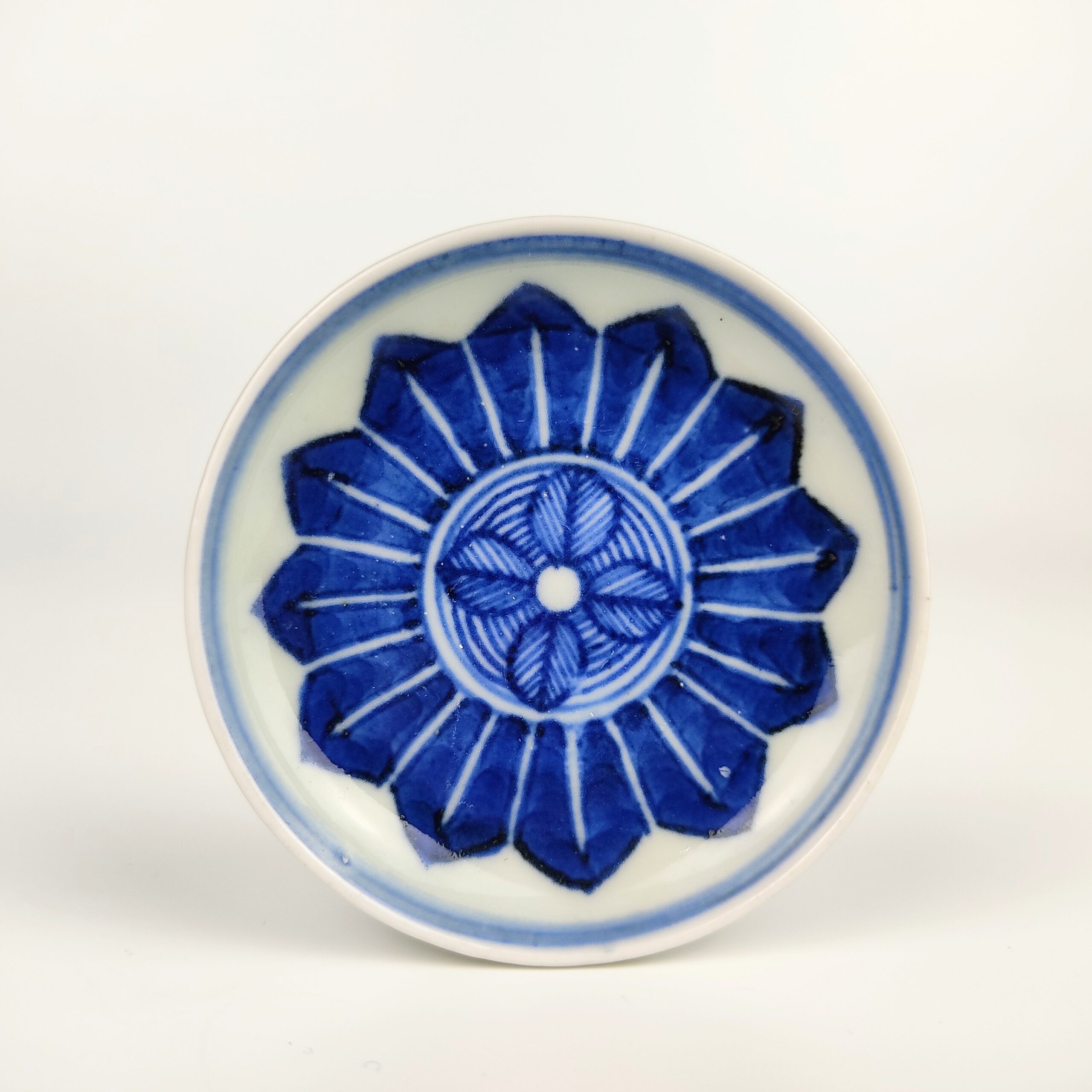 Imari ware blue and white tiny dish with design of geometric pattern ...