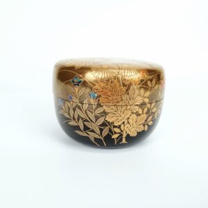 lacquer tea caddy with autum flowers by Shihou Arai,with original wooden box